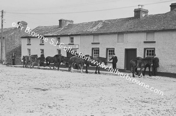 FAIR SCENE  HORSES OUTSIDE MC NAMARAS HOTEL